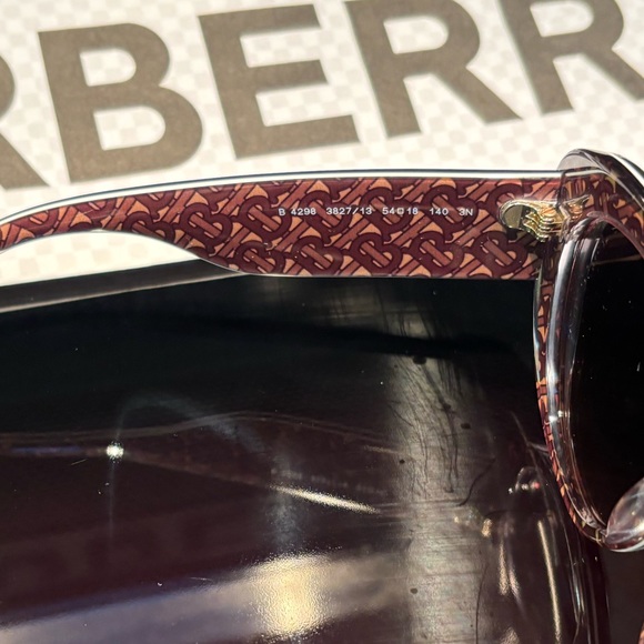 New Burberry BE4298 3827/13 Tortoise Sunglasses Gradient lenses - Picture 6 of 8